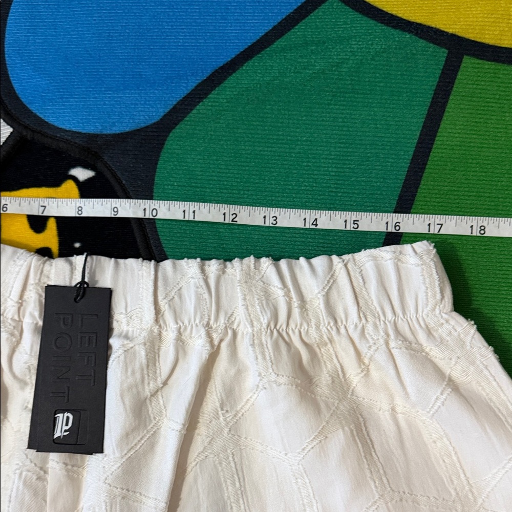 Left Point Shirt and Short Set - Picture 13 of 14